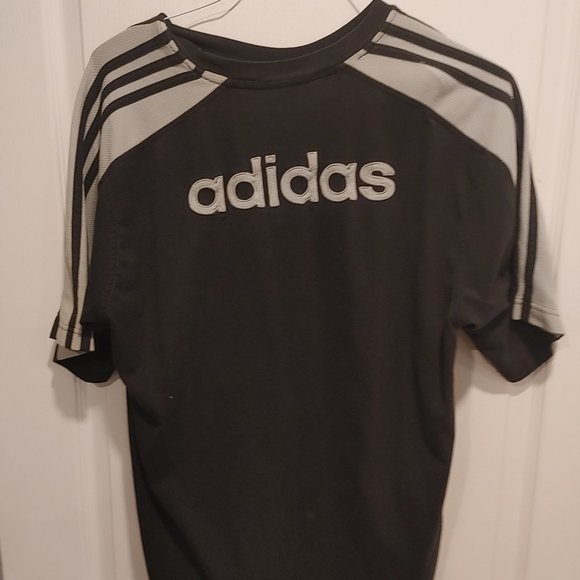 Adidas Medium T-Shirt - Picture 2 of 3